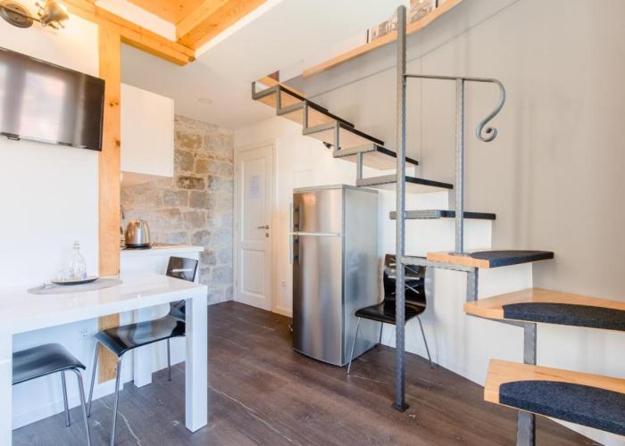 JeS Old Town Studio Apartment