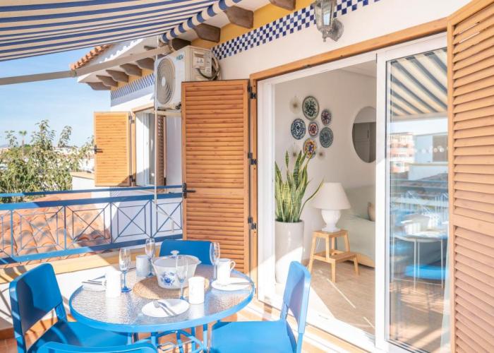 Apartamento ROSA del MAR Playas de Vera Ático en Primera Línea de Playa Piscina al Aire Libre Aparcamiento Gratuito WiFi Muy Rápido Acogedor con Calefacción