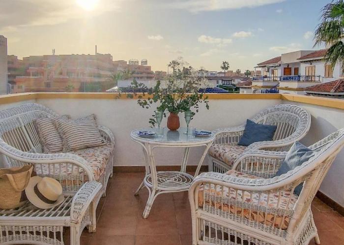 Apartamento ROSA del MAR Playas de Vera Ático en Primera Línea de Playa Piscina al Aire Libre Aparcamiento Gratuito WiFi Muy Rápido Acogedor con Calefacción