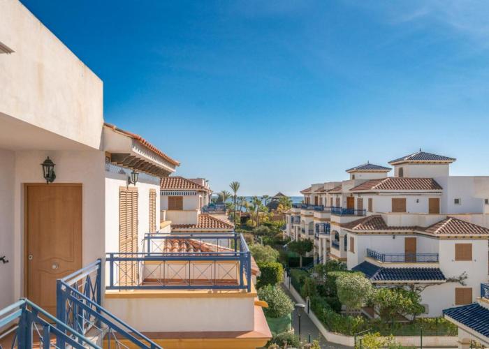 Apartamento ROSA del MAR Playas de Vera Ático en Primera Línea de Playa Piscina al Aire Libre Aparcamiento Gratuito WiFi Muy Rápido Acogedor con Calefacción