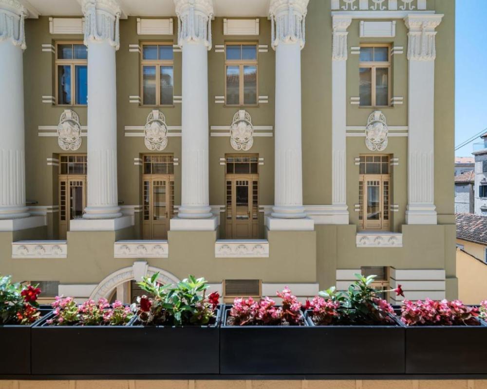фото Monamel Luxury Suites