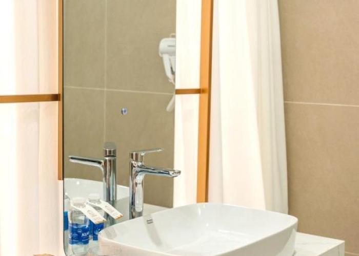 Diora Hotel Pleiku by HOS