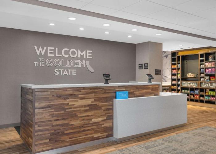 Hampton Inn & Suites Bakersfield Central