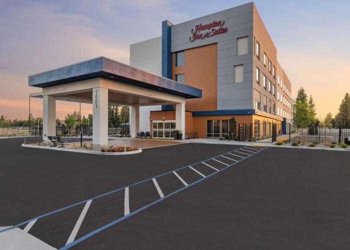 Hampton Inn & Suites Bakersfield Central