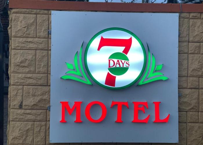 7 Days Motel Near UN Base