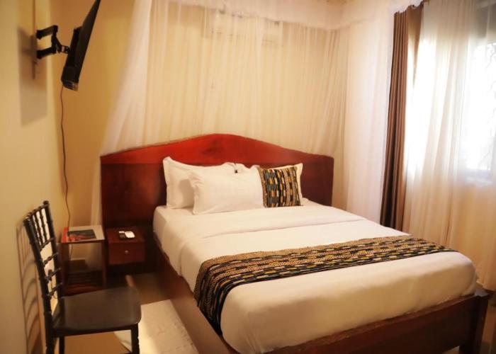 7 Days Motel Near UN Base
