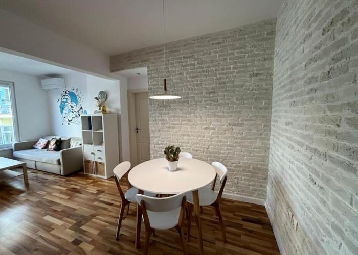 Family friendly downtown apart