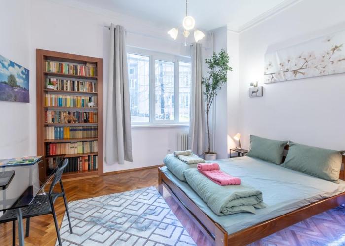Vintage Home by NDK and Vitosha Blvd with Free Secured Parking