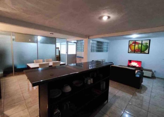 Suite #1B Cerca de autopista Mex-Qro.