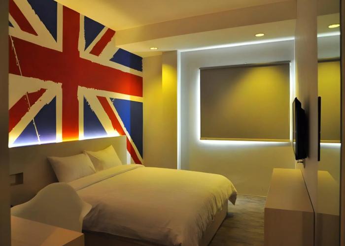 Summer Bed and Breakfast Hotel