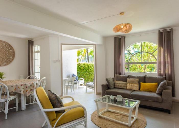 Cozy townhome near beach in heart of Grand Baie
