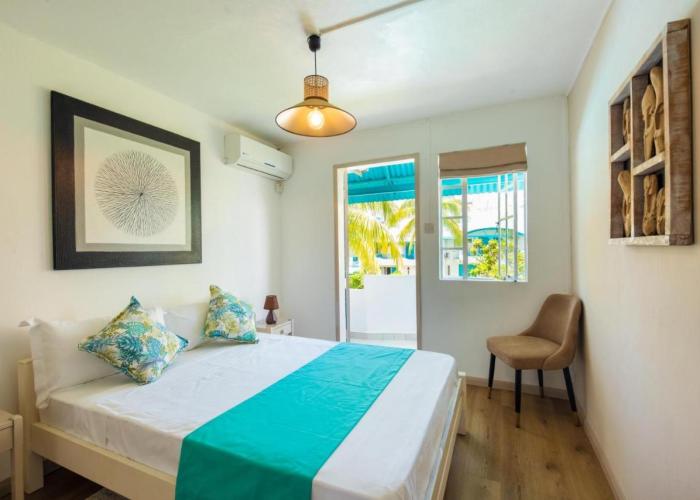 Cozy townhome near beach in heart of Grand Baie
