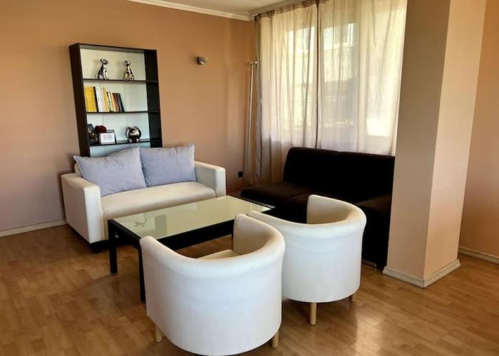 Lovely spacious 3BR just outside of city centre