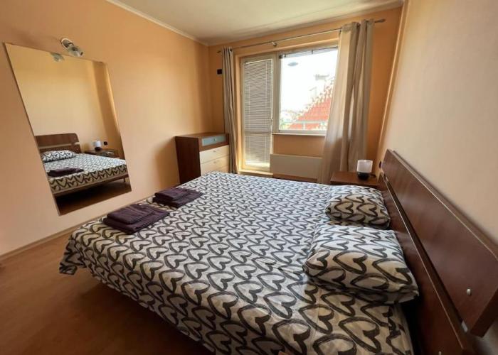 Lovely spacious 3BR just outside of city centre