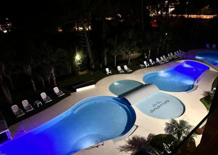 Departamento con vista a la piscina