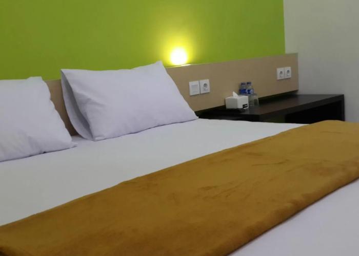 Save Hotel