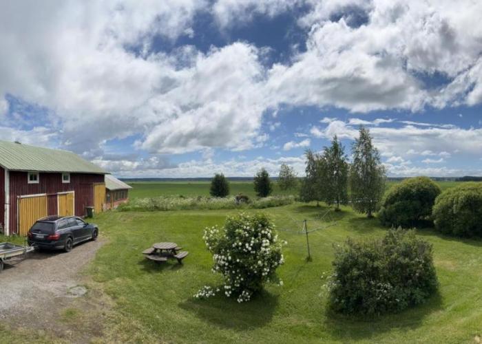 Beautiful Big Farm House with Spectacular Meteor Site View