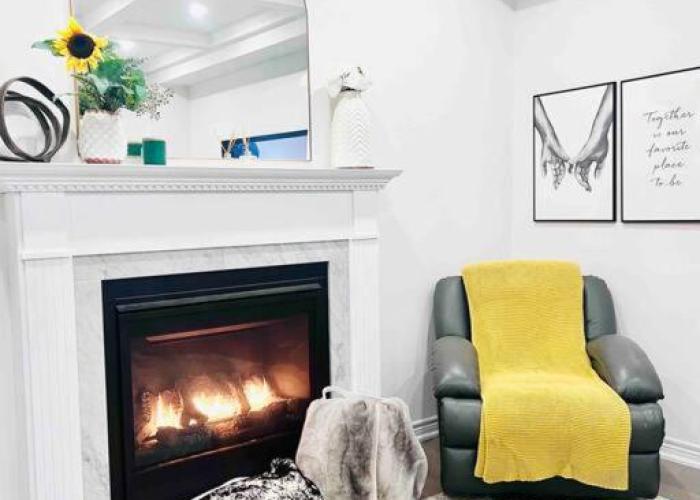Luxury Oakville Home, Hot Tub, Fireplace, New Home