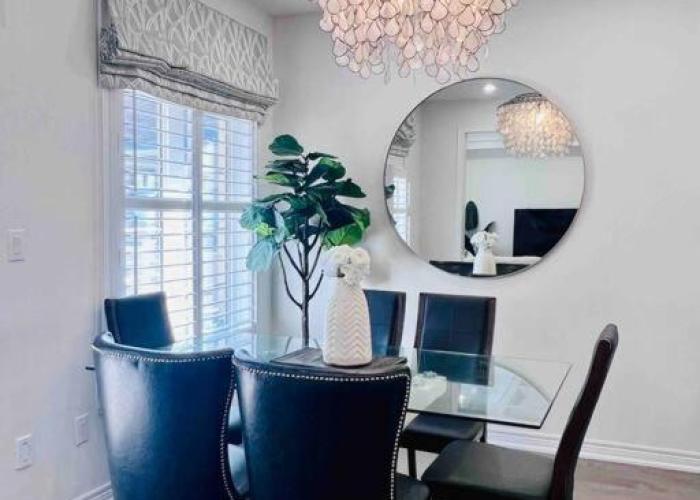 Luxury Oakville Home, Hot Tub, Fireplace, New Home