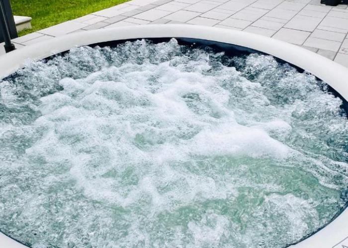 Luxury Oakville Home, Hot Tub, Fireplace, New Home