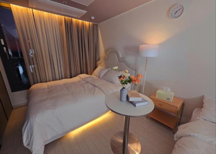 Dongseongro DSR&U Hotel room