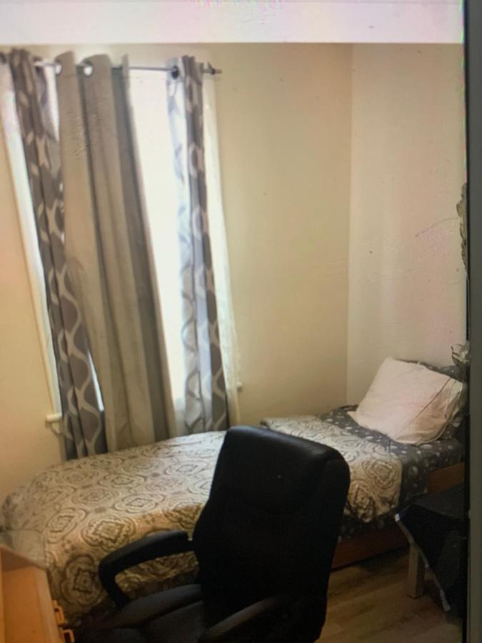 фото Ottawa Heritage Private Rooms Across OttawaU Not Entire Apt