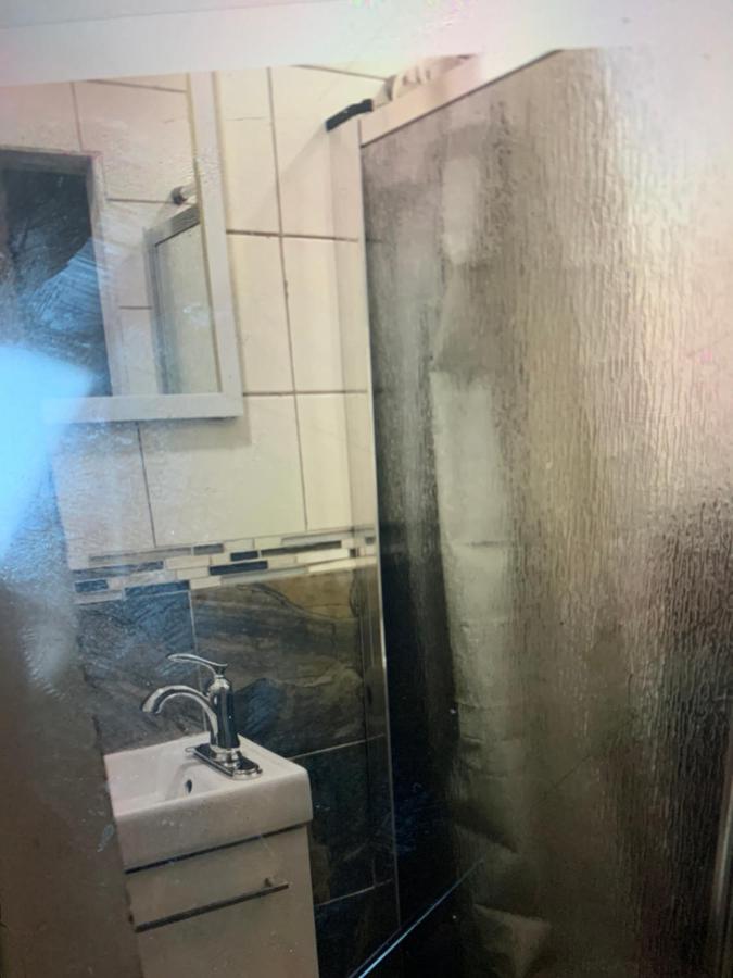 фото Ottawa Heritage Private Rooms Across OttawaU Not Entire Apt