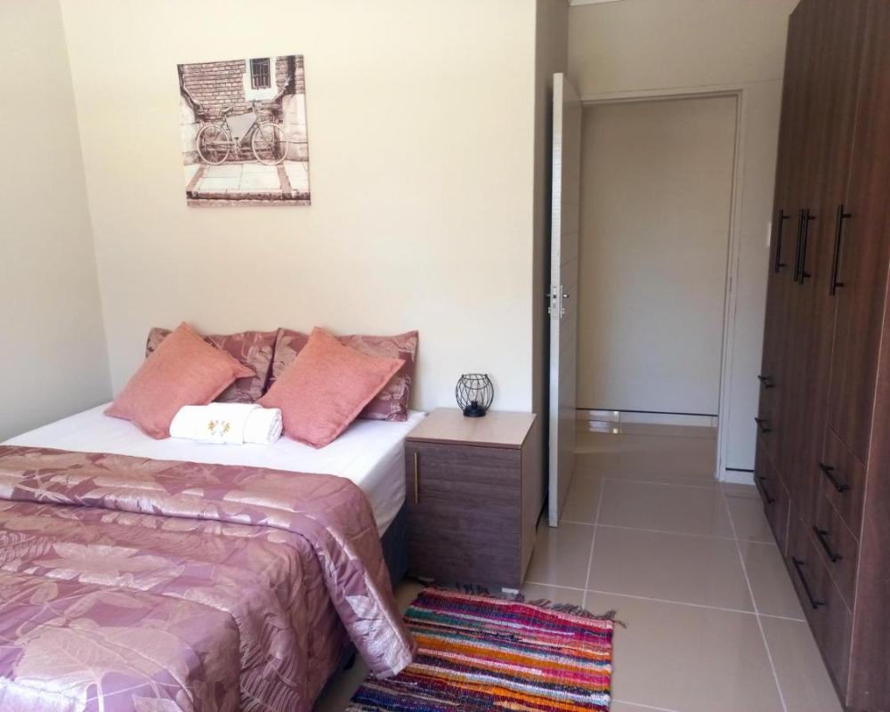 фото TALITHA'S SELF-CATERING ACCOMMODATION