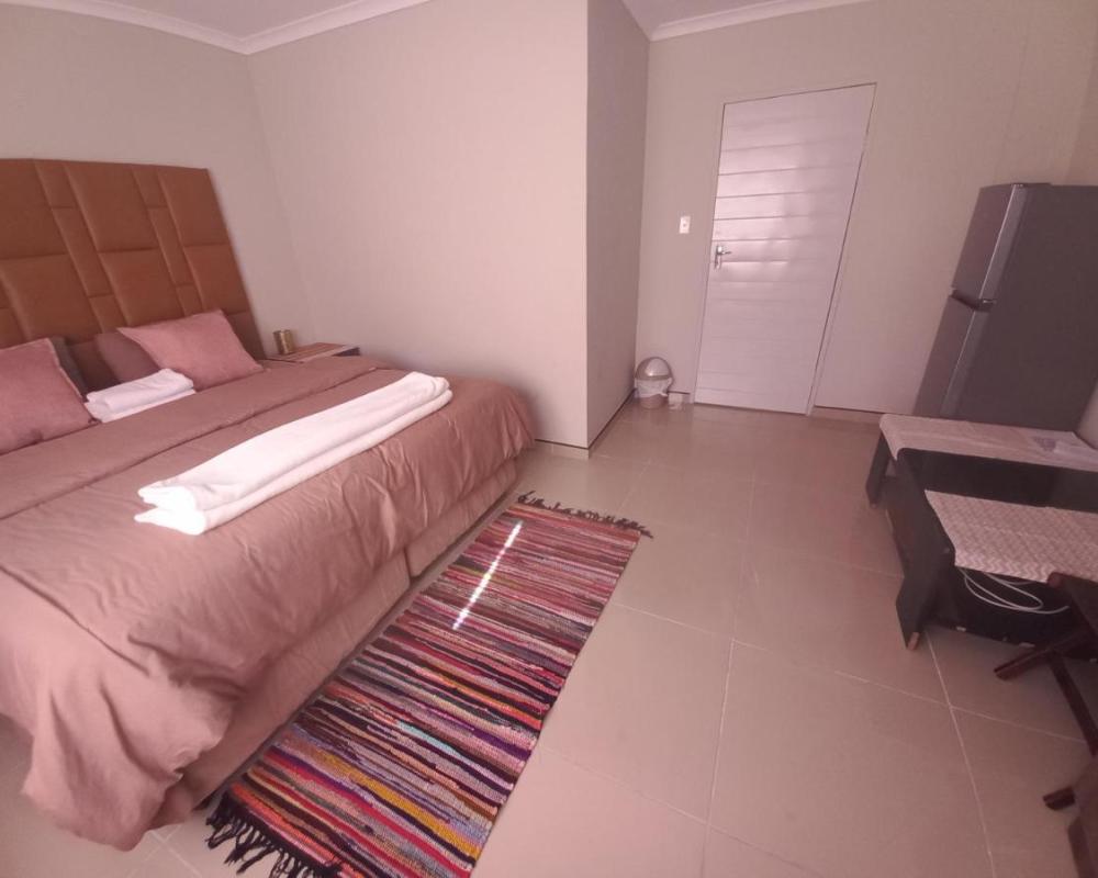 фото TALITHA'S SELF-CATERING ACCOMMODATION