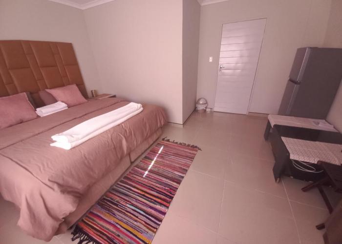 TALITHA'S SELF-CATERING ACCOMMODATION