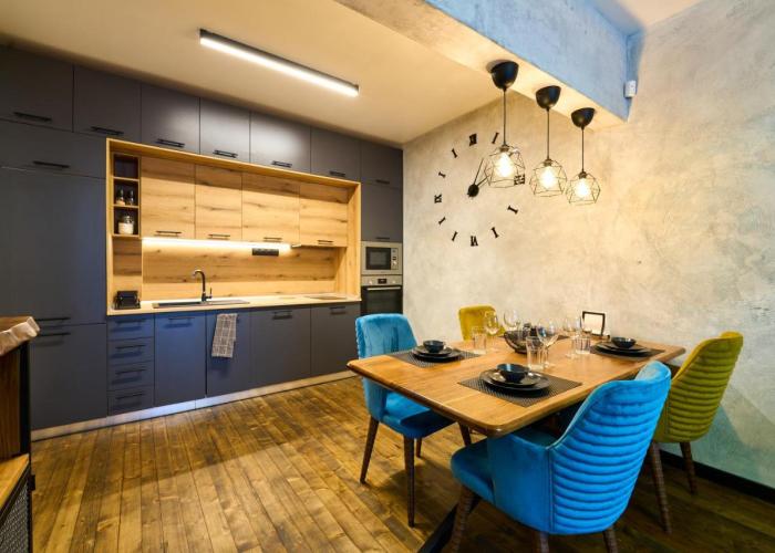 Luxury 2 Bedroom Apartment - Private Garden