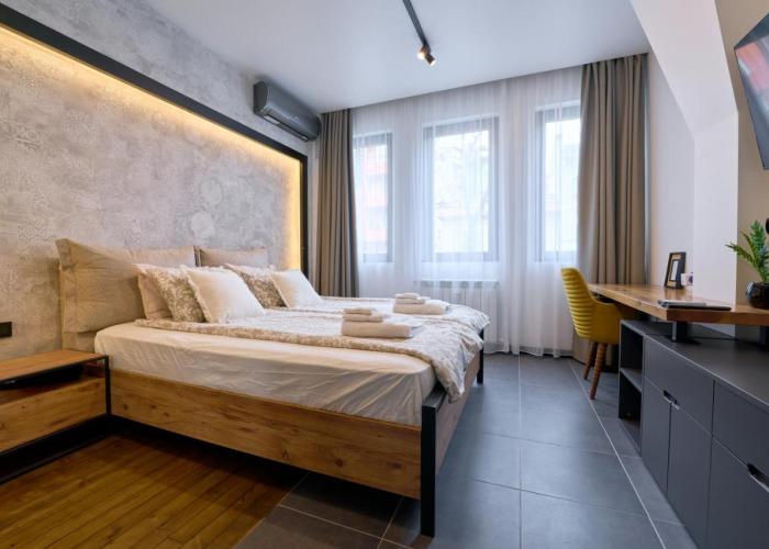 Luxury 2 Bedroom Apartment - Private Garden
