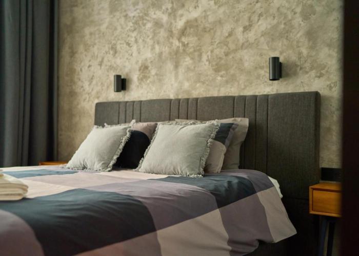 Luxury 2 Bedroom Apartment - Private Garden