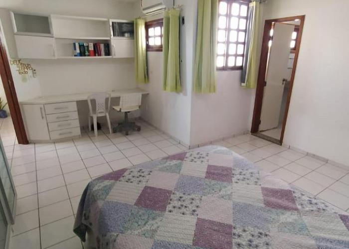 Ampla Casa Duplex com 4 suítes