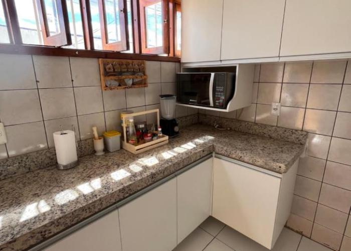 Ampla Casa Duplex com 4 suítes