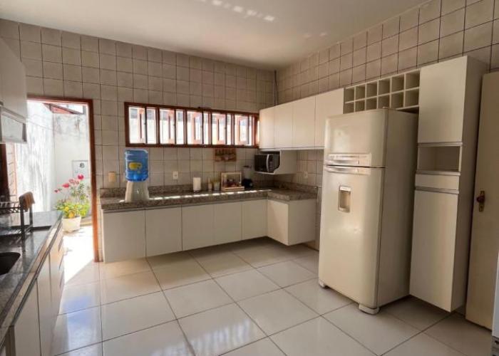 Ampla Casa Duplex com 4 suítes