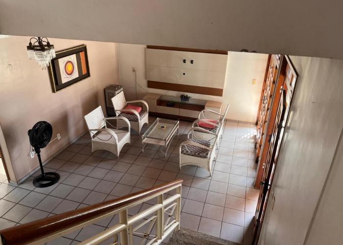 Ampla Casa Duplex com 4 suítes
