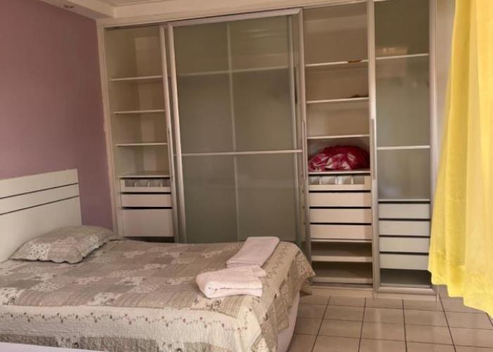 Ampla Casa Duplex com 4 suítes