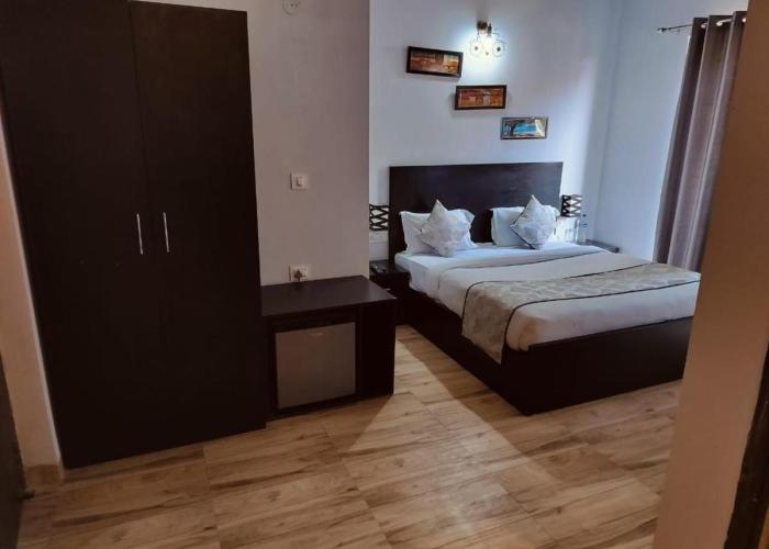 Vrindavan suites omex