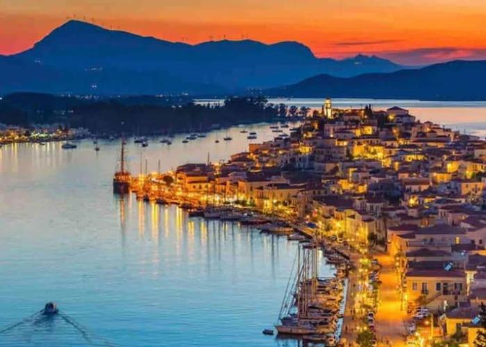 Stunning 1 bed Poros house presented by Lazydaze.