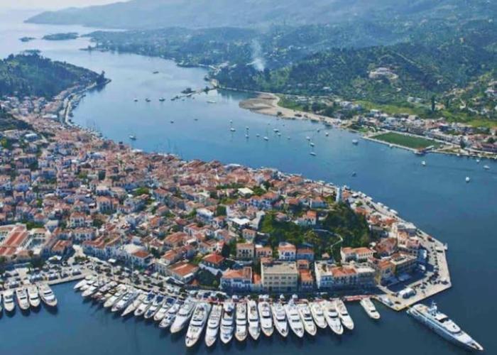 Stunning 1 bed Poros house presented by Lazydaze.