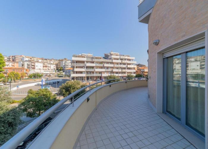 Minicasa con ampia terrazza