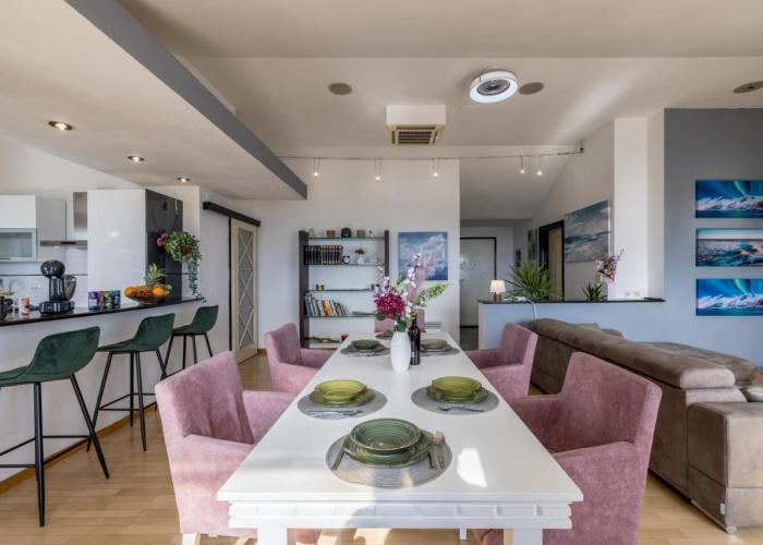 Urban Utopia Penthouse with private parking