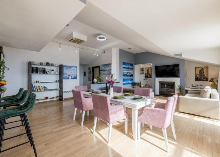 Urban Utopia Penthouse with private parking