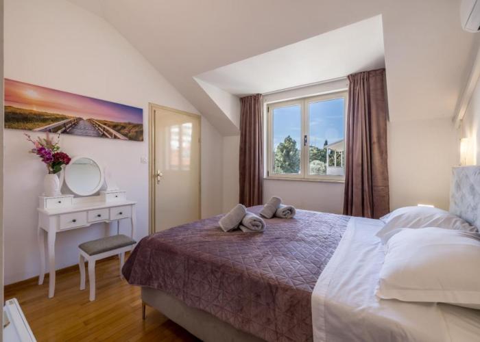 Urban Utopia Penthouse with private parking