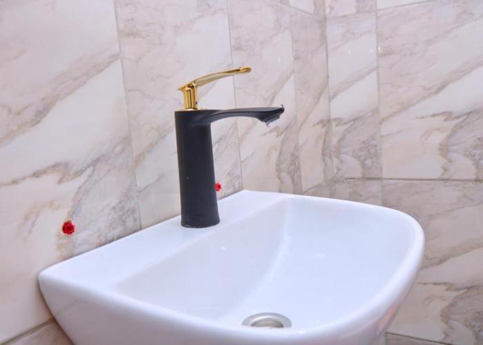 Narcisse Home Bonapriso