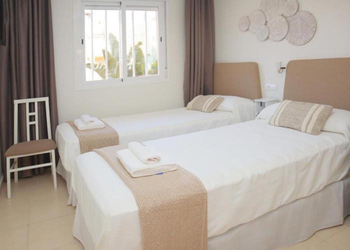 Palami Vera con terraza, WIFI 300mb, piscina y garaje privado