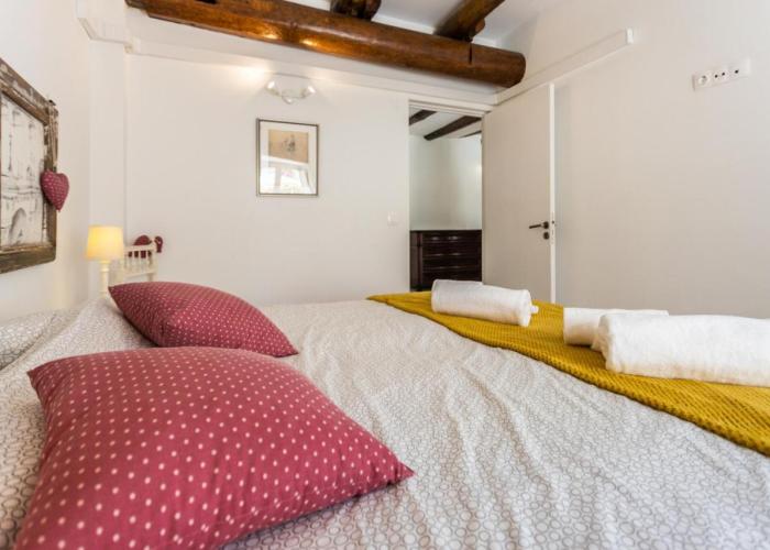 Postigo do Cais - By Y Concept