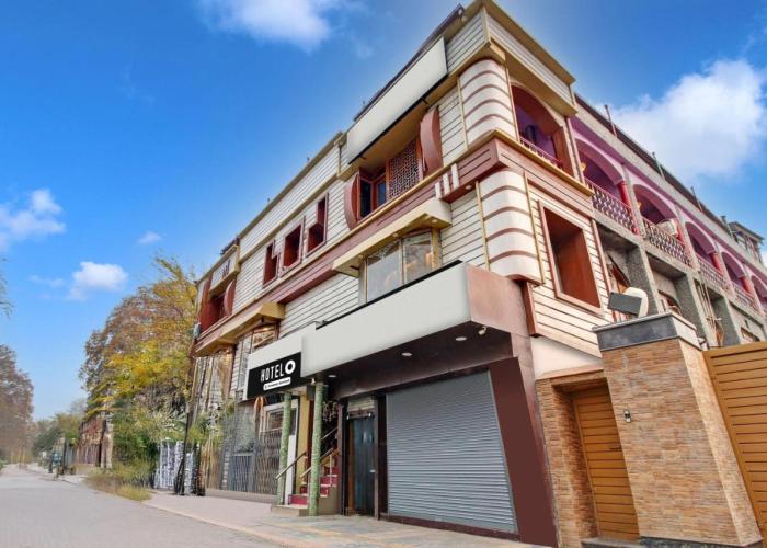 Hotel O Residency Road Srinagar