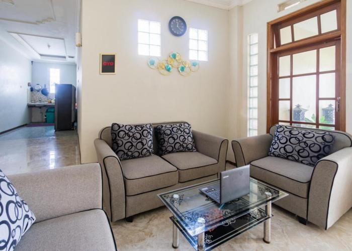 SPOT ON 93755 Siwalanpanji Homestay Syariah